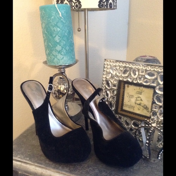 Black faux velvet sling back heels