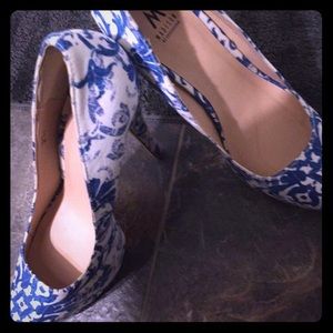 Heals!! So cute