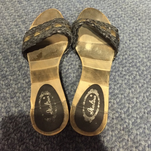 Clogs - Picture 2 of 3