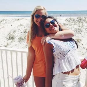 Meet your Posher, Caroline