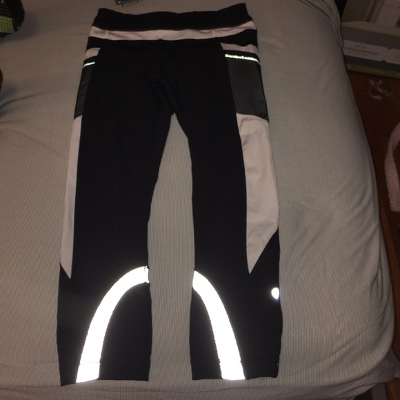 lululemon athletica Pants - Authentic running Lululemon leggings✨flash sale✨