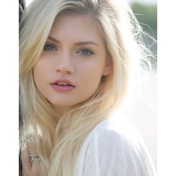 Meet your Posher, Alexia