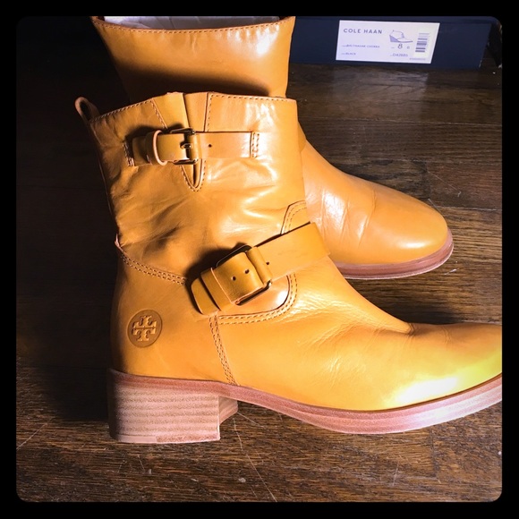 Tory Burch Shoes - Tory Burch tan bootie