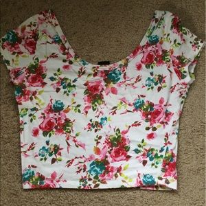 ❌❌SOLD❌❌ White floral crop top
