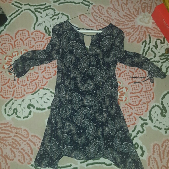 Hollister paisly dress