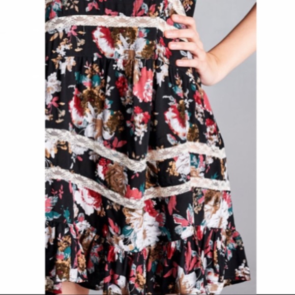 Lace Floral Tunic Dress Black - Picture 3 of 4