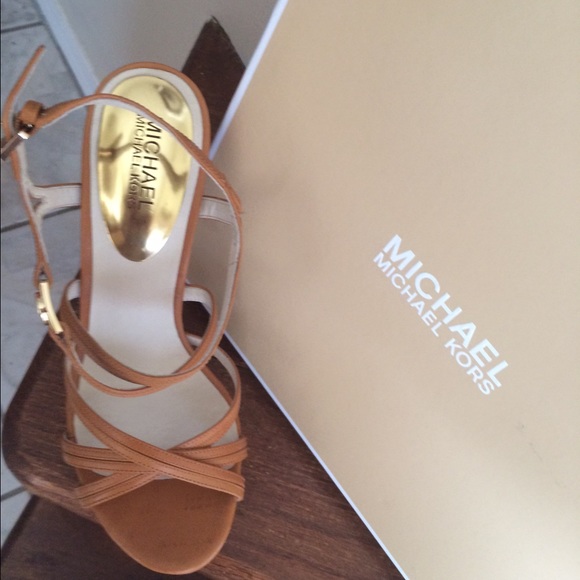 Michael Kors Heels - Picture 2 of 4