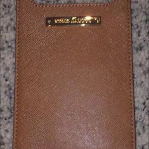 Leather Vince Camuto phone case