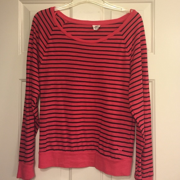 Loose Long Sleeve Shirt. Cotton, not thick.