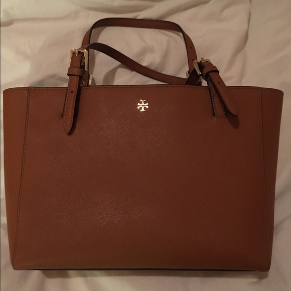 Tory Burch Handbags - Tory Burch purse