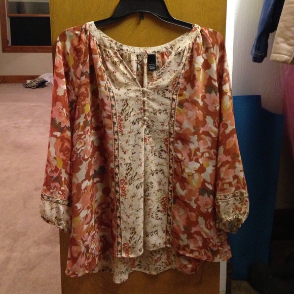 Beautiful floral, flowy blouse