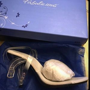 1/2 OFF! ☆ ☆     LUCITE HEELS