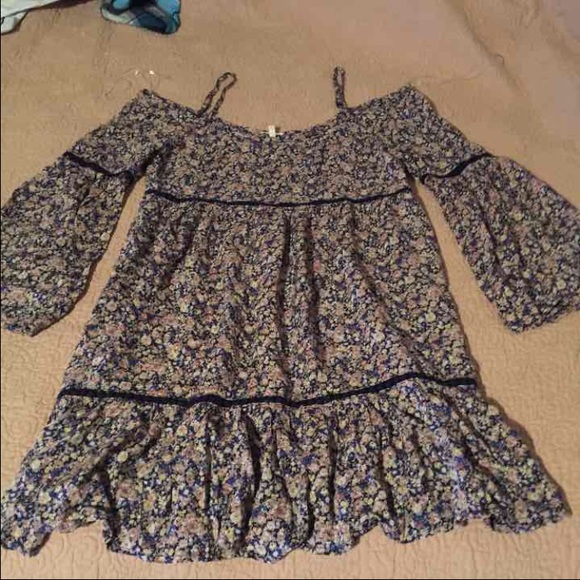 En Crème Cold Shoulder Multi floral Dress - Picture 1 of 4