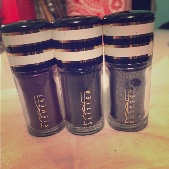 Mac pigments/ glitter bundle!