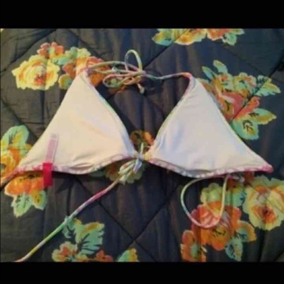Victoria's Secret bikini top - Picture 2 of 3