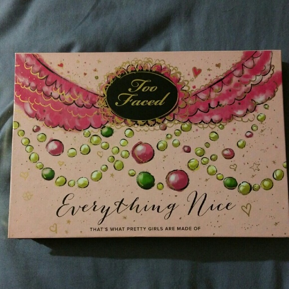Too Faced Everything Nice Palette - Picture 1 of 4