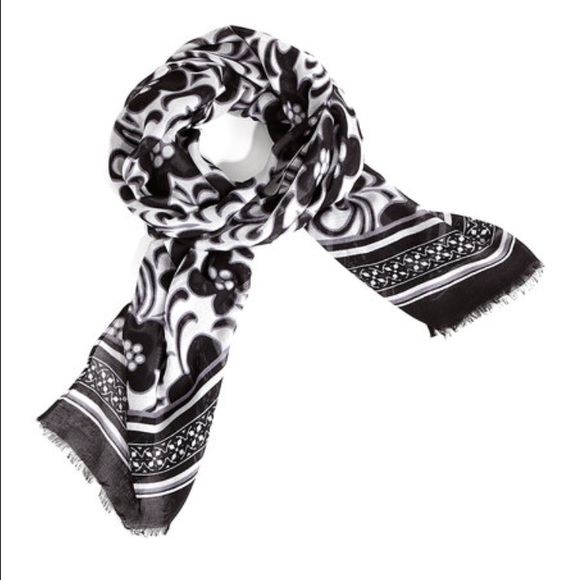 Vera Bradley Fringe Scarf in pattern Day and Night