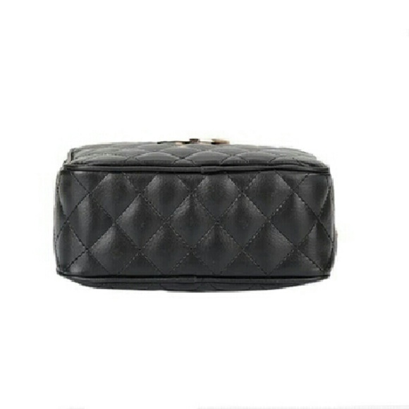 Meet your Posher, Karen - Picture 2 of 4