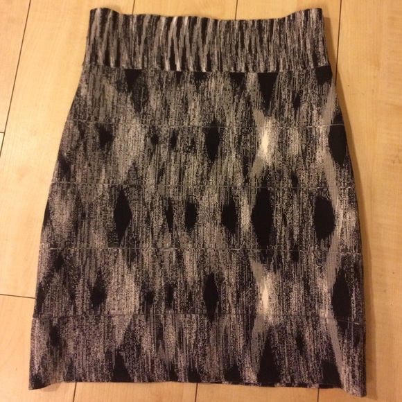 Perfect condition BCBG print bandage skirt