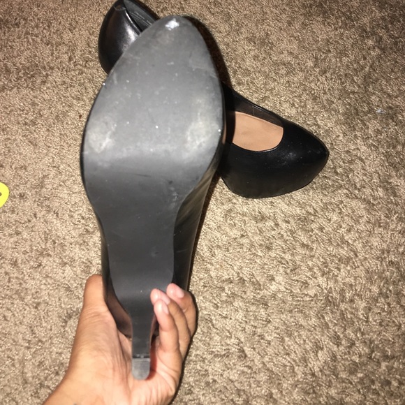 Black Steve Madden Heels - Picture 3 of 4