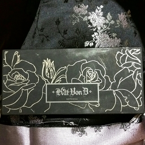 Kat Von D Eyeshadow palette