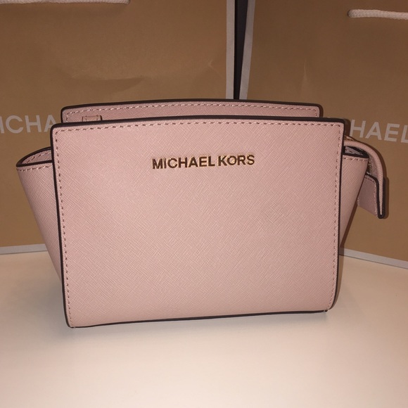 Michael Kors Handbags - Michael Kors Authentic Mini Selma Messenger Bag