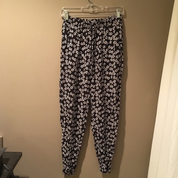 LA Hearts Pants - ❌BUNDLED❌ Pac Sun LA Hearts Floral Joggers