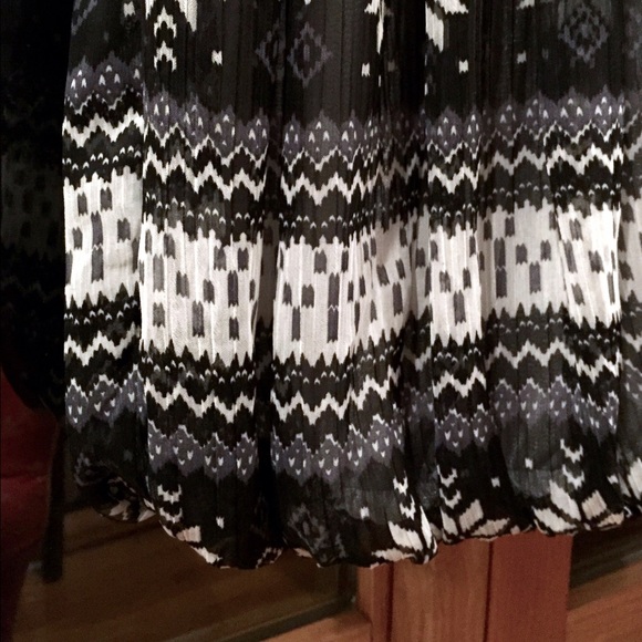 Patterned Bubble-Hem Dress - Picture 3 of 4