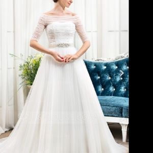 Plus size wedding dress!!!!!!!! Offers welcome.