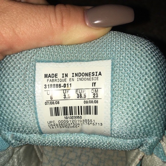Women's Nike - Picture 4 of 4