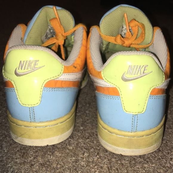 women's nike - Picture 3 of 4