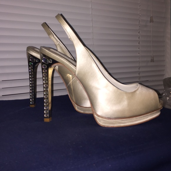 BCBGMAXAZRIA Ramsey Slingback Pump