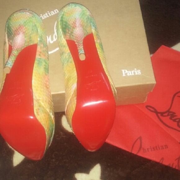 Christian Louboutin Python Peeptoe Pumps - Picture 4 of 4