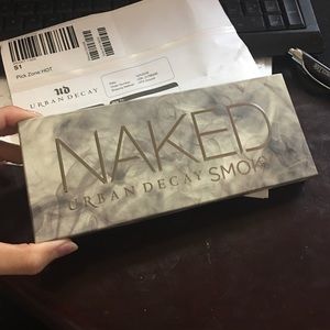 Urban Decay Naked Smoky Palette