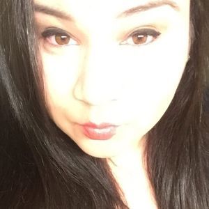 Meet your Posher, Claudia