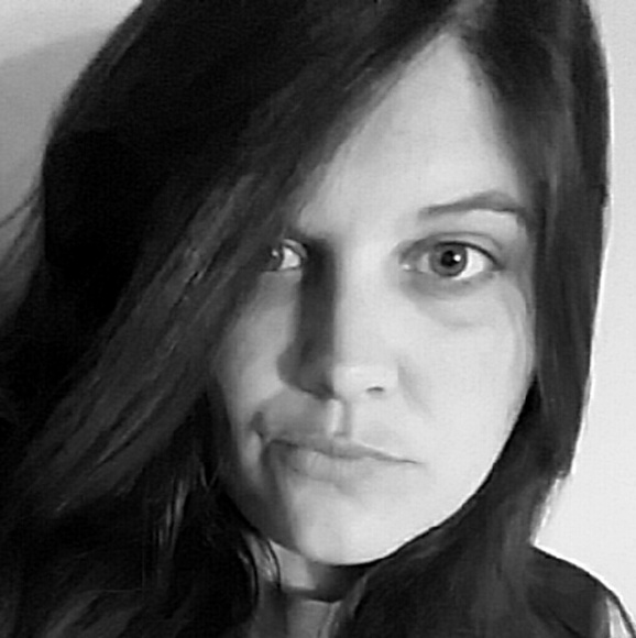 Meet your Posher, Cassi - Picture 1 of 1