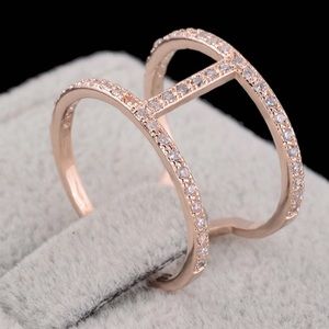 💎LAST ONE💎 T Rose Gold Plated Ring