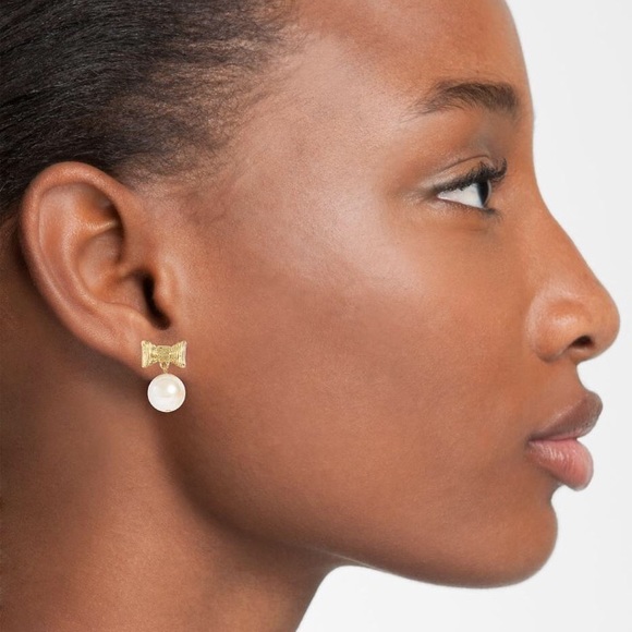 KATE SPADE "All Wrapped Up" Pearl & Bow Earrings - Picture 4 of 4