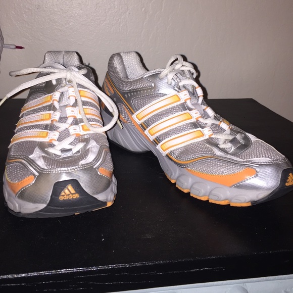 🔸🔶Orange Adidas Athletic Shoes🔶🔸