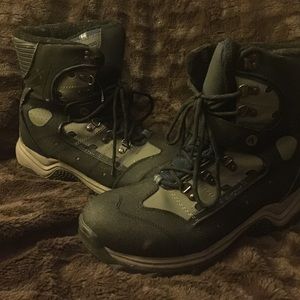 Size 11 Men Airwalk snow boots