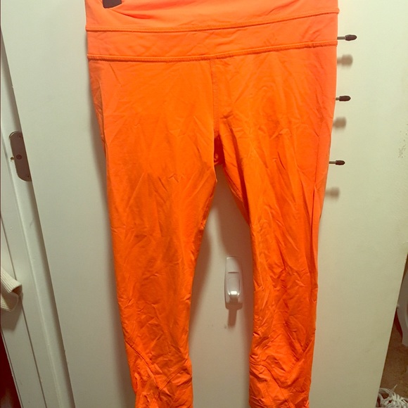 Lululemon Orange cropped athletic leggings