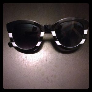 Wayfarer Black and White Sunglasses