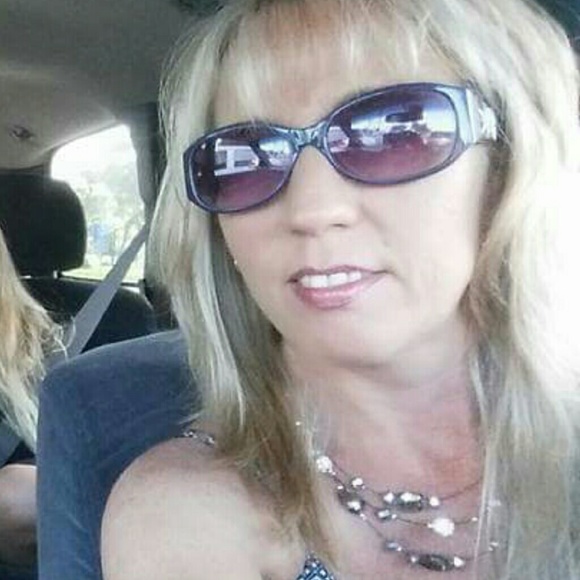 Meet your Posher, Michelle - Picture 1 of 1