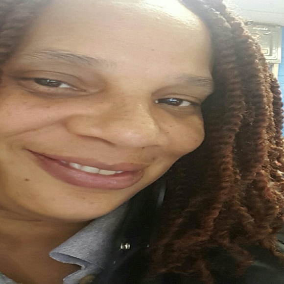 Meet your Posher, Vernae - Picture 1 of 1