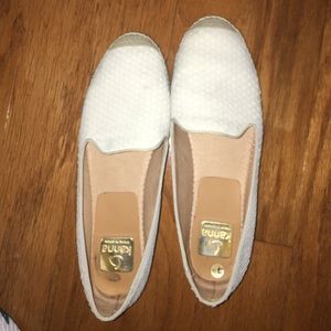 Espadrilles off white.