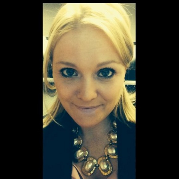 Meet your Posher, Maura - Picture 1 of 1