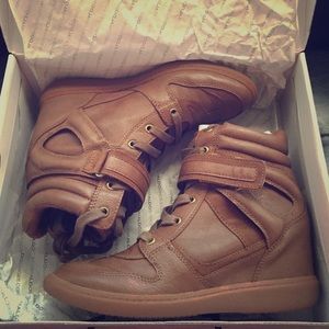 AMARYLICE SNEAKER WEDGE. 🎊PRICE DROP!🎊