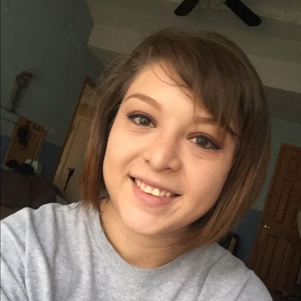 Meet your Posher, Yvette