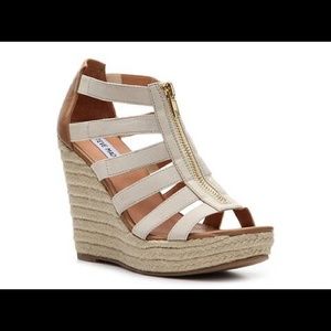 TWO DAY SALE 🎉 Steve Madden Wedges - BLACK