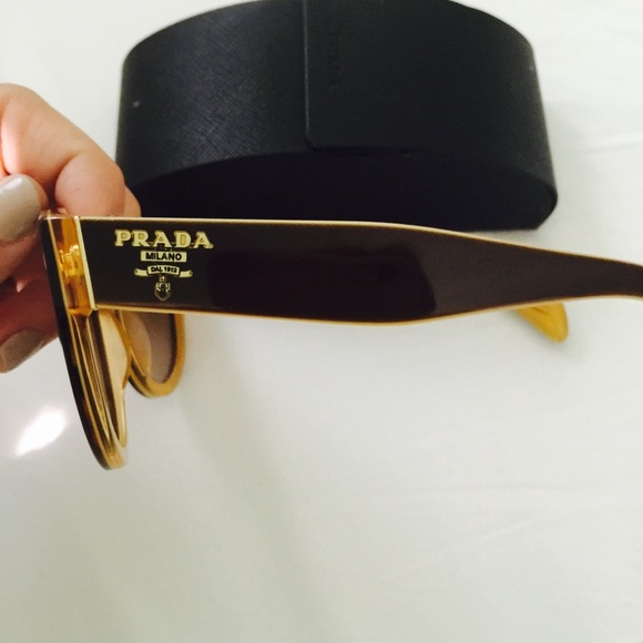 PRADA PR24QS sunglasses